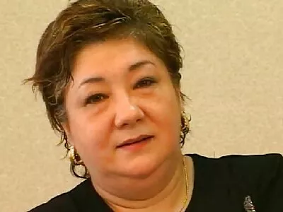 مناقصه آتنا فاريس با يكي از همكارانش رابطه جنسي برقرار مي كند و يك دم دست مي ویدیو سکسی زن و شوهر دهد