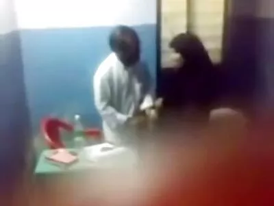 فاحشه خیره کننده ویدیو سکسی رمانتیک رجینا اسپارکس با لذت زیادی مقعد را انجام می دهد