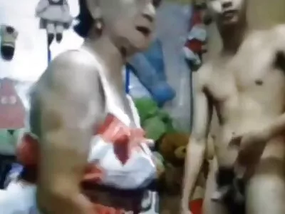 نوجوان نوجوان و تالیا رابطه جنسی دارند و گربه ها را لیس می زنند سكسي ويديو