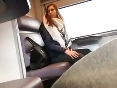 زن ثروتمند سکس کارتونی پلنگ صورتی راننده لیموزین خود را اغوا و فریب می دهد