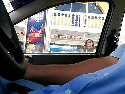 بلوند مجلل ویدیو جنده در حال مکیدن یک خروس بزرگ است